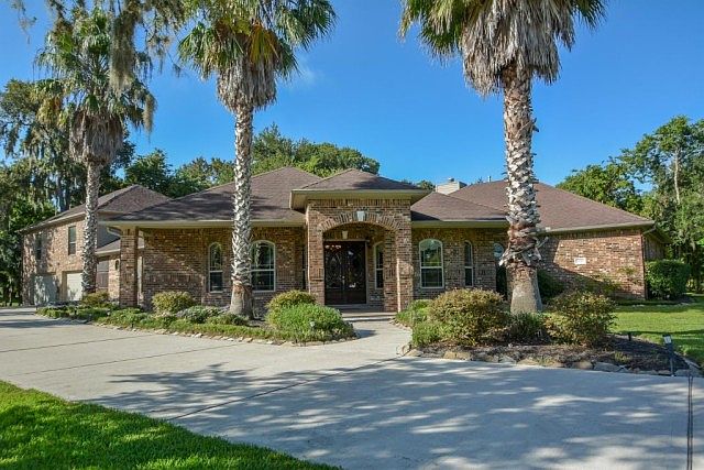 1st image of 32707 Wales Cir