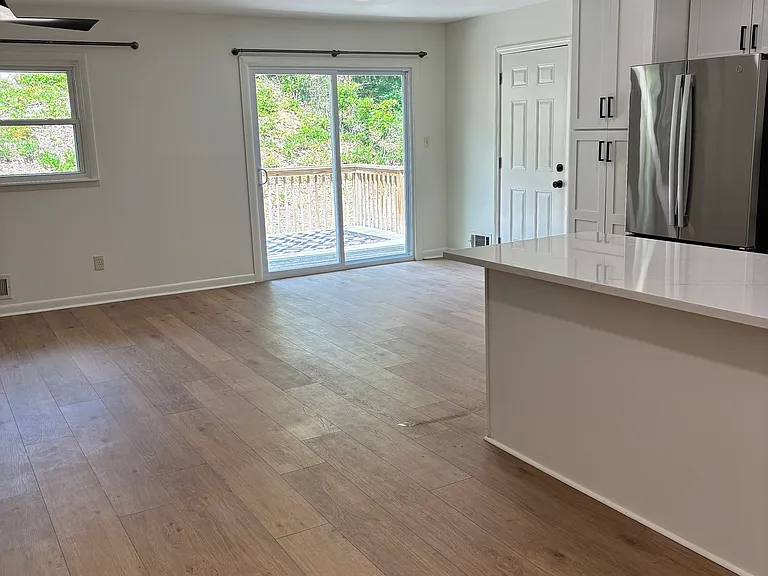 126 Azalea Dr — Photo 7