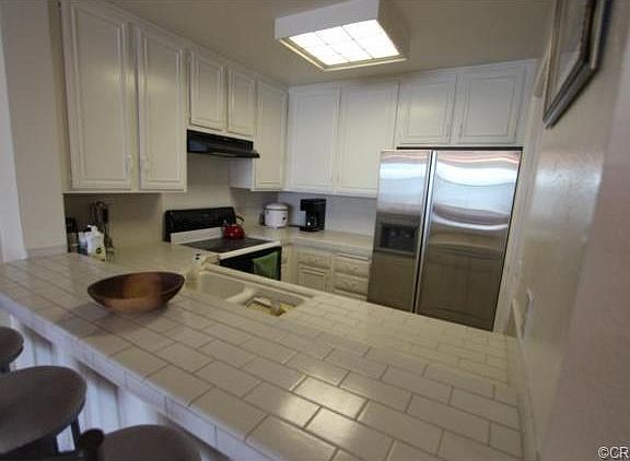 5th image of 121 S Hope St APT 517