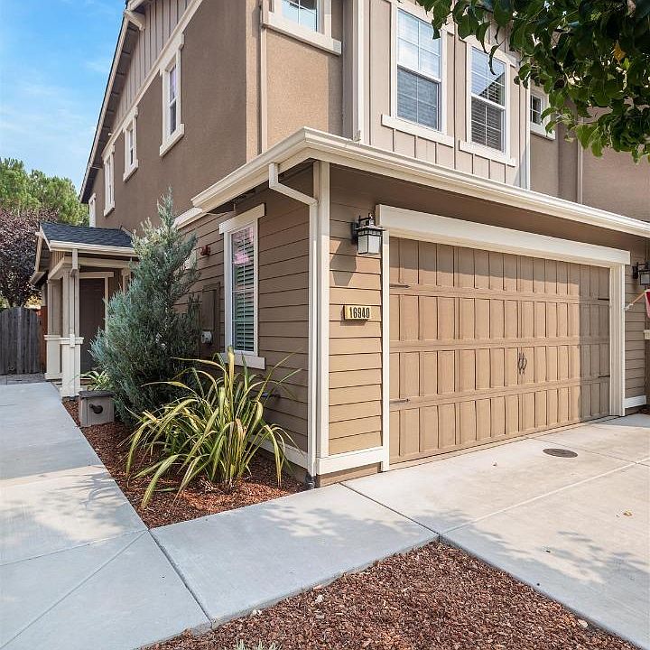 1st image of 16940 Fremont Ct