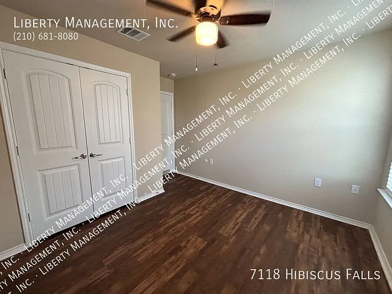 7118 Hibiscus Fls — Photo 31