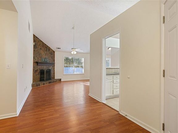4th image of 2460 Waterford Park Dr
