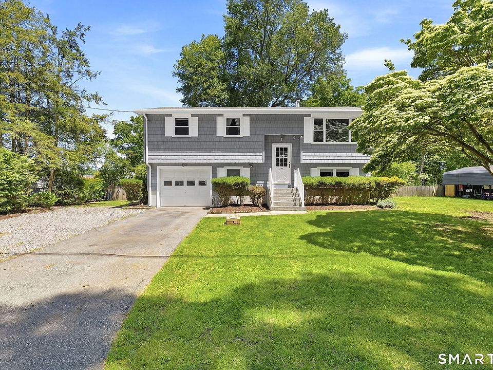 1st image of 10 Lynn Drive