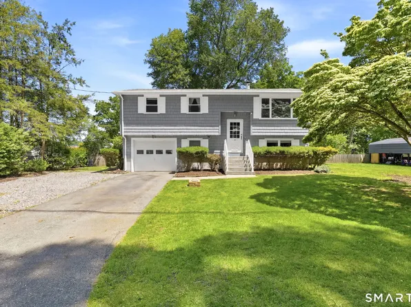 10 Lynn Drive, Preston, CT 06365