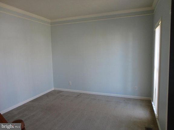 5th image of 10415 Napoleon St