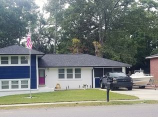 1122 Belvedere Dr, Hanahan, SC 29410
