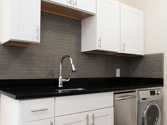 2nd image of 3815-23 N Greenview Ave #17-10E