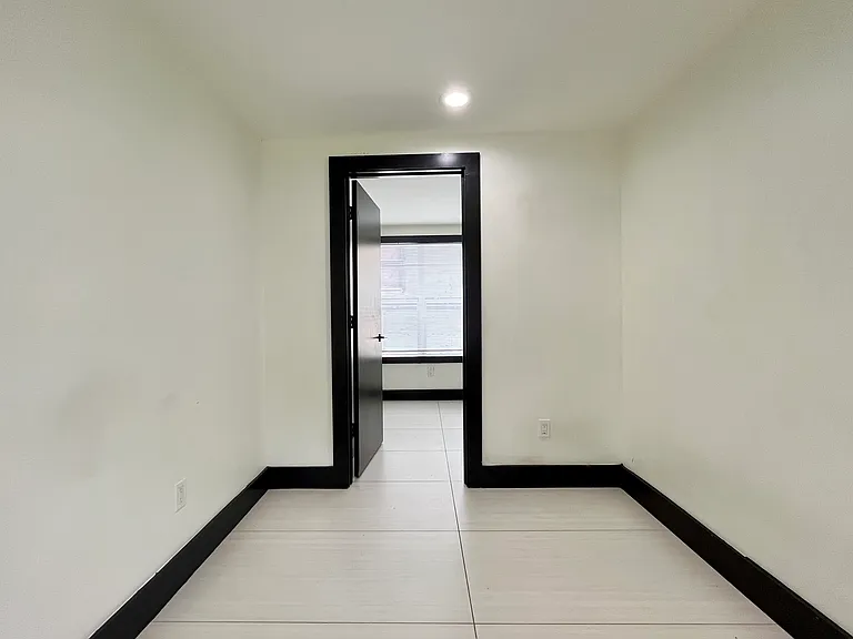 1614 Harrison St #11 — Photo 5
