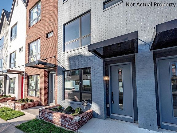 3rd image of 1096 Oak St #12
