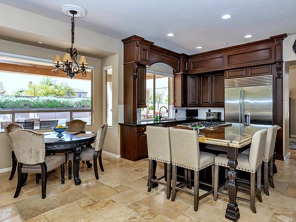 Breakfast Table and eat in kitchen