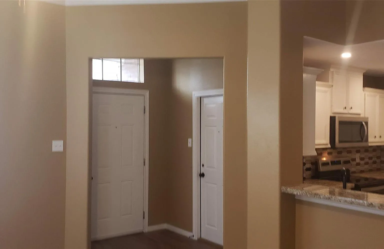 2 bed, 2.0 bath, 1215 sqft, $1,600 — Photo 2