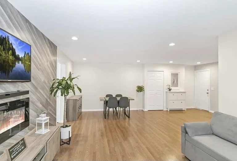 268 N Carter St #201 — Photo 4