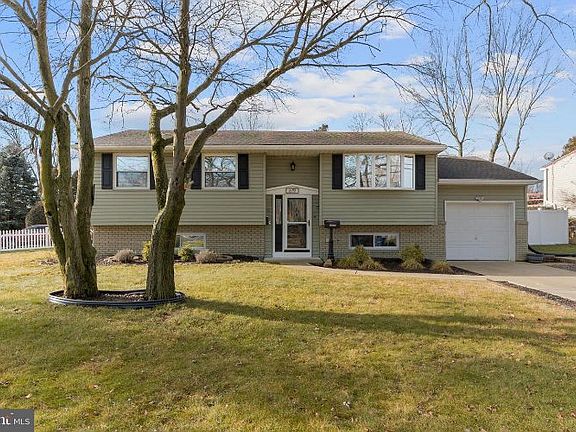 2nd image of 619 Ogden Dr