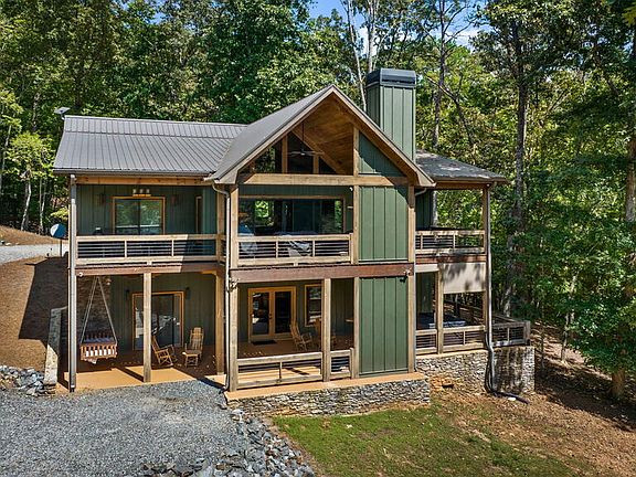 3rd image of 14 Riverbend Mnr