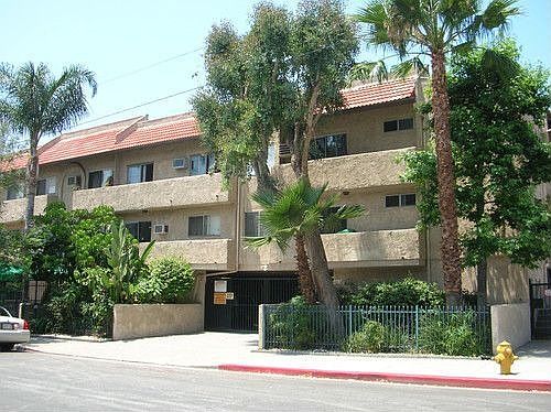 1st image of 1351 N Orange Dr APT 206