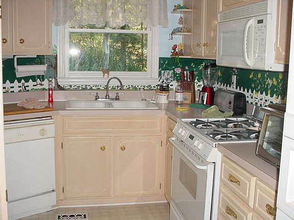 5th image of 2288 Lakecrest Dr