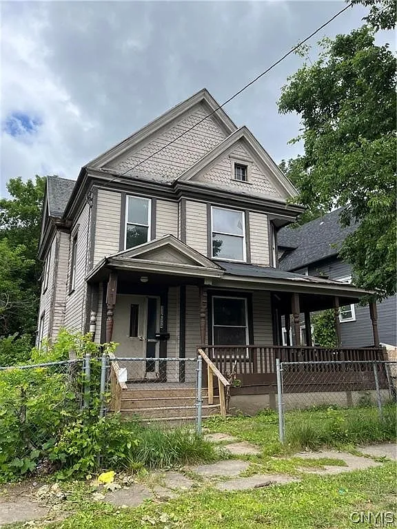 332-34 Baker Ave photo 1