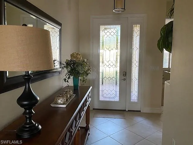 2 bed, 2.0 bath, 1855 sqft, $9,900 — Photo 2