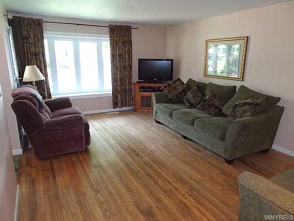 3rd image of 46 Idlewood Dr