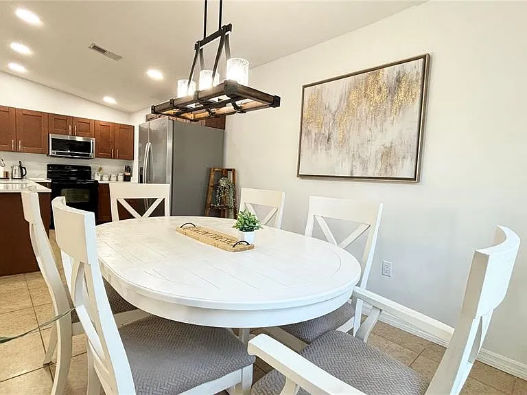 2431 Loma Linda St — Photo 13