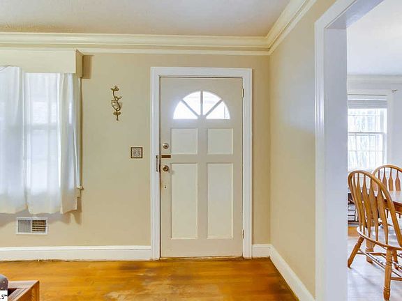 3rd image of 206 Broughton Dr