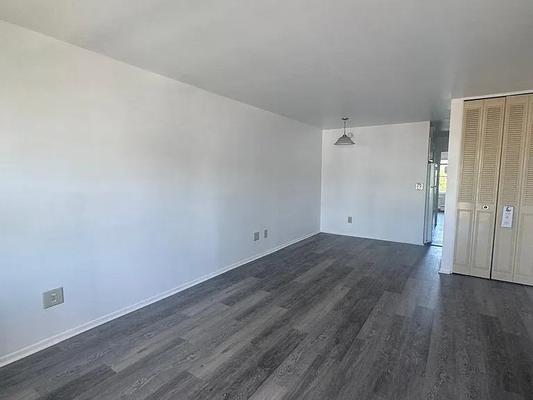 155 Birdseye St #B6 — Photo 6