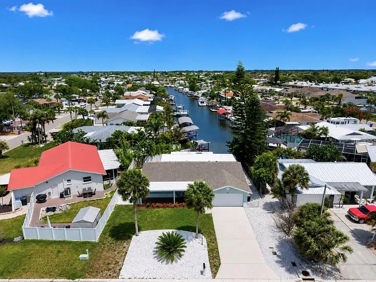 6513 Abaco Dr — Photo 2