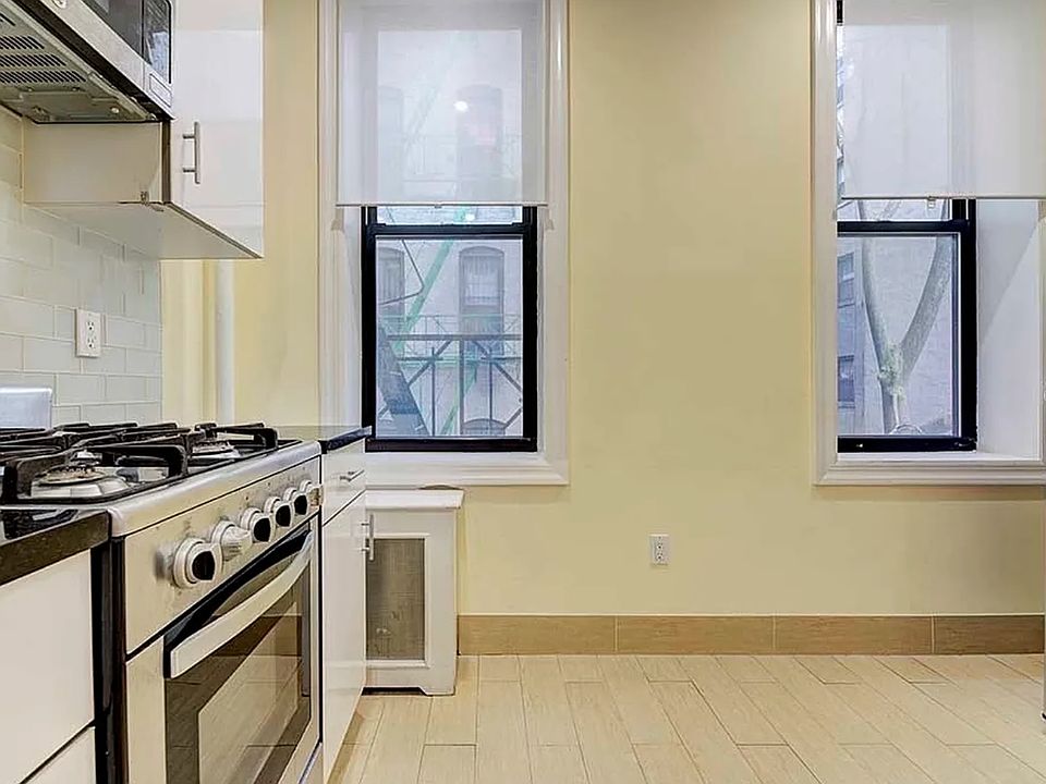 2nd image of 83 Henry St APT 9