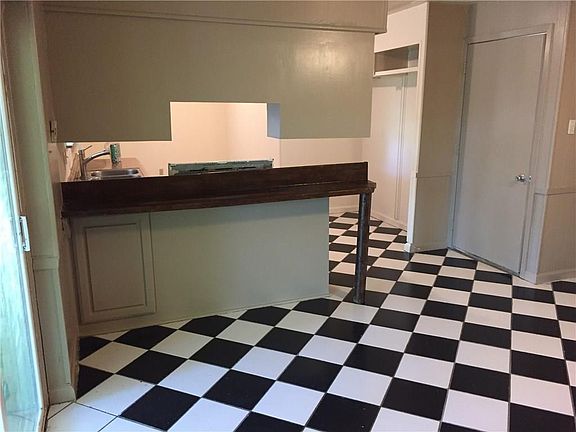 5th image of 3217 Gene Ln