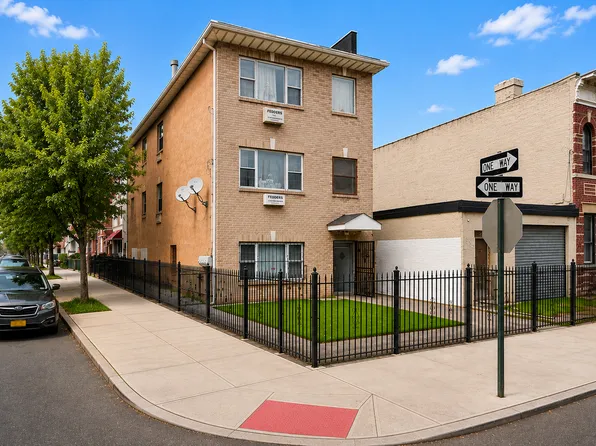 925 Dumont Avenue image 1 of 11