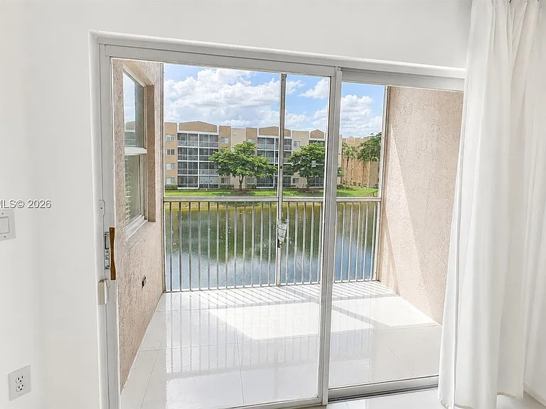 9560 Weldon Cir #J308 — Photo 6