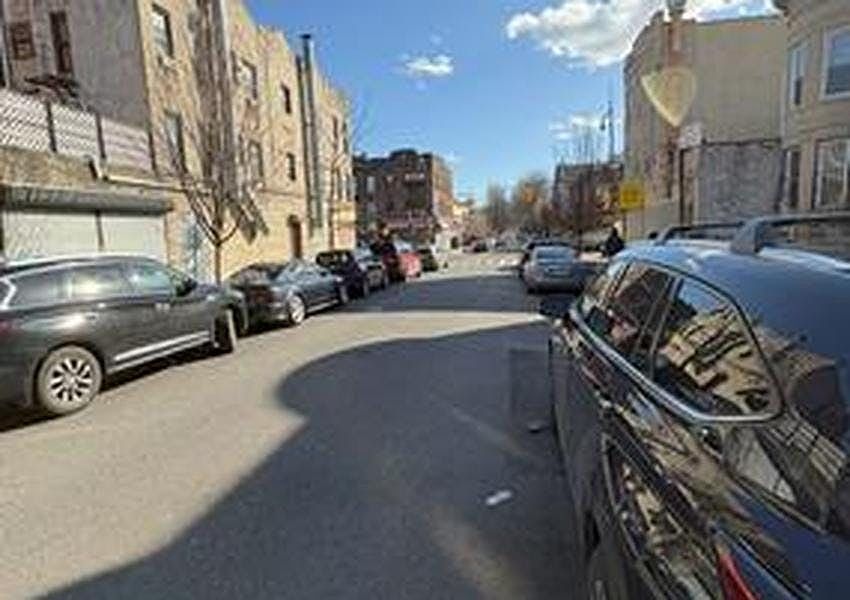 2nd image of 18 Raleigh Pl