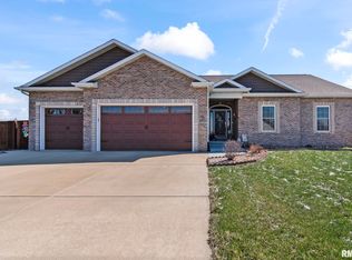 1110 Lost Tree Dr, Sherman, IL 62684