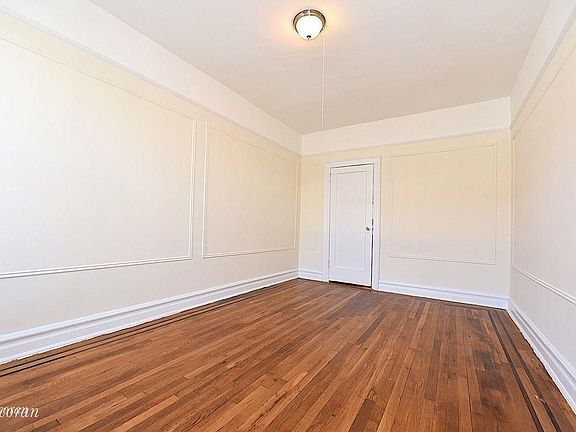 5th image of 3150 33rd St APT 2b