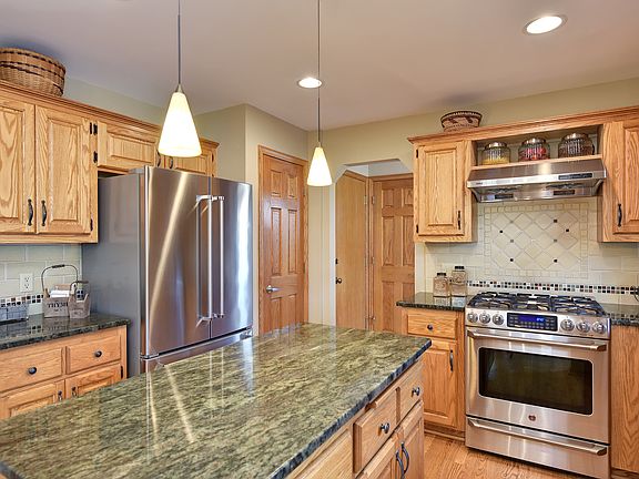 4th image of W164N10267 Clover Hill Ln