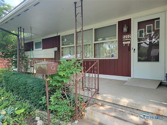 2nd image of 5202 Fern Dr