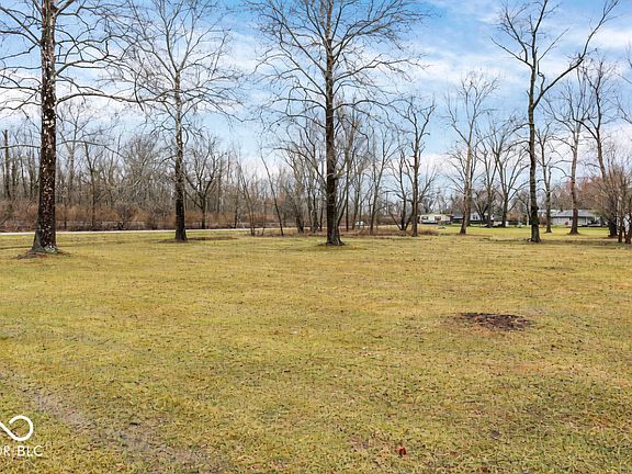 4th image of 8537 Railroad Rd