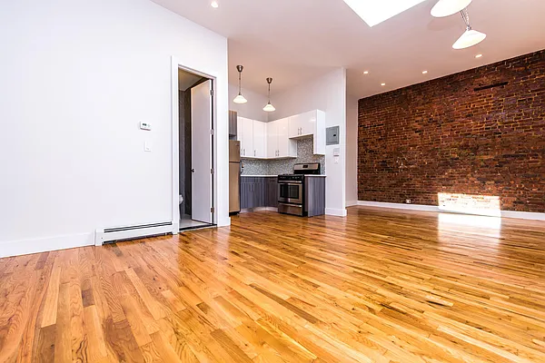 Rented by Nooklyn NYC LLC | media 11