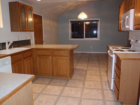 Kitchen to Dining Area