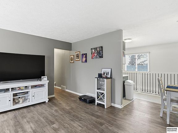 5th image of 9211 Pauline St