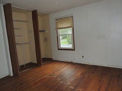 5th image of 546 Greenleaf Ave NE