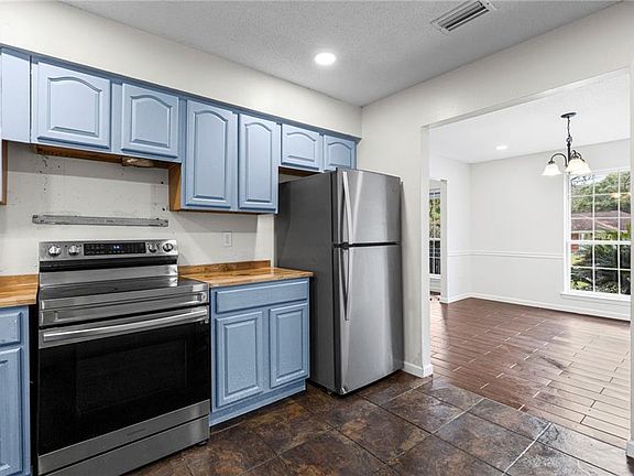 5th image of 6710 William Way E