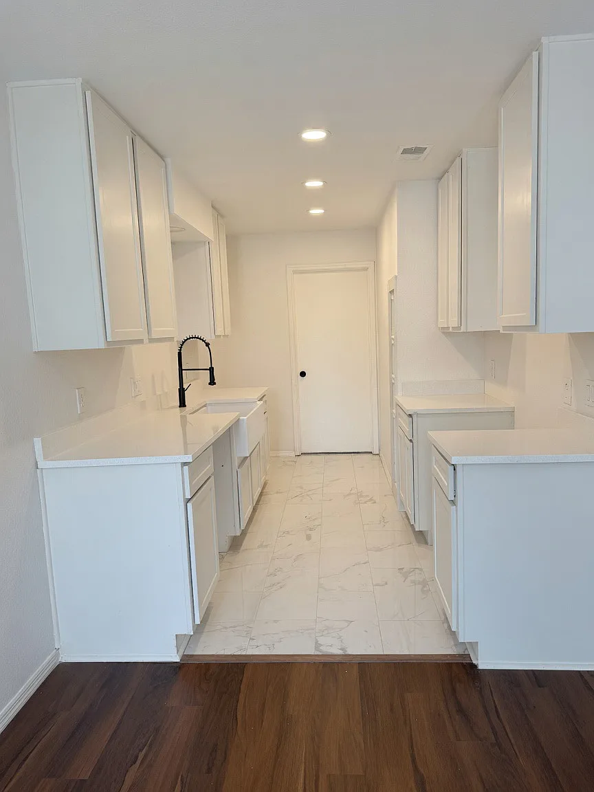 3 bed, 1292 sqft, $2,500 — Photo 4