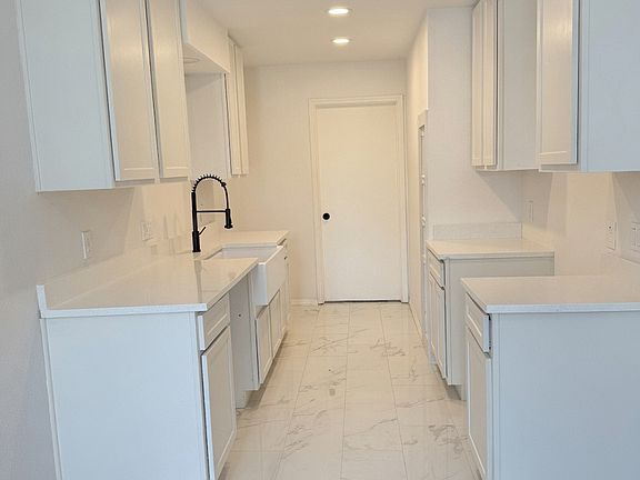 4th image of 2204 W Park Blvd APT 2901