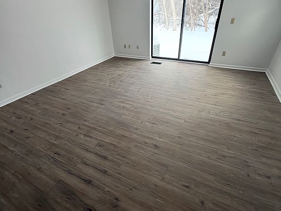 2nd image of 327 Willowbrooke Dr