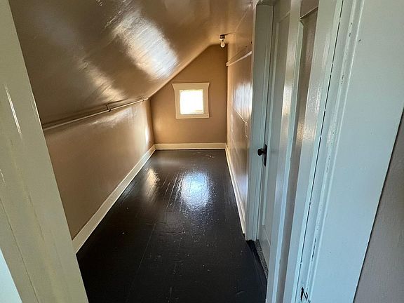 5th image of 315 E Pearl St