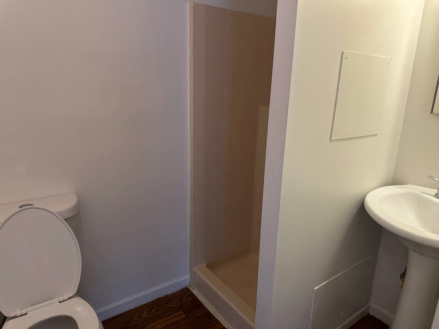 3 bed, 1100 sqft, $1,300 — Photo 2