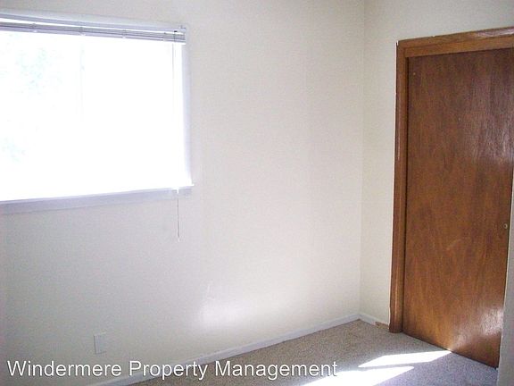 5th image of 1106 SE Birch Ave