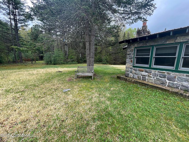 3rd image of 495 Eddy Road