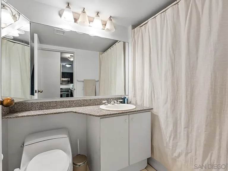 500 W Harbor Dr #504 — Photo 36